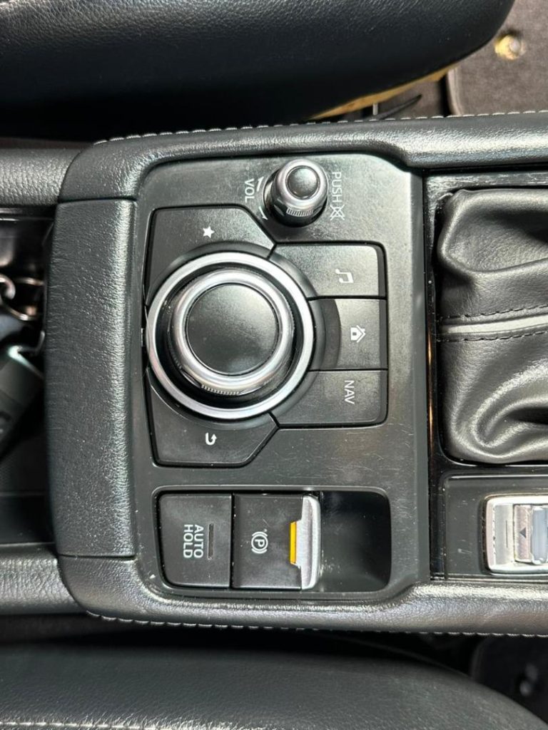 2018 Mazda 2.0 Individual