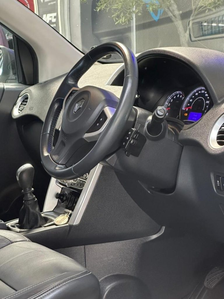 2012 Renault 2.5 Dynamique