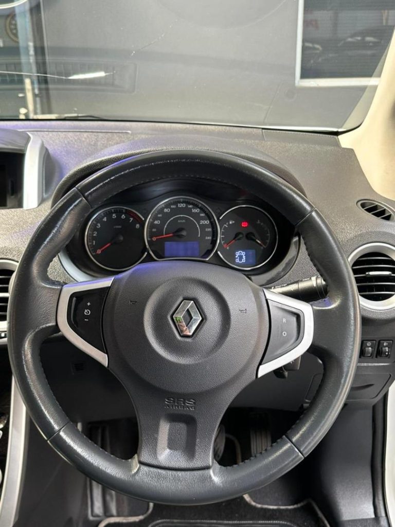 2012 Renault 2.5 Dynamique