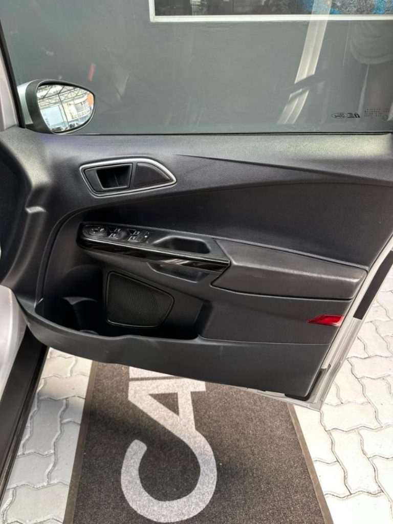 2016 Ford 1.0T Titanium