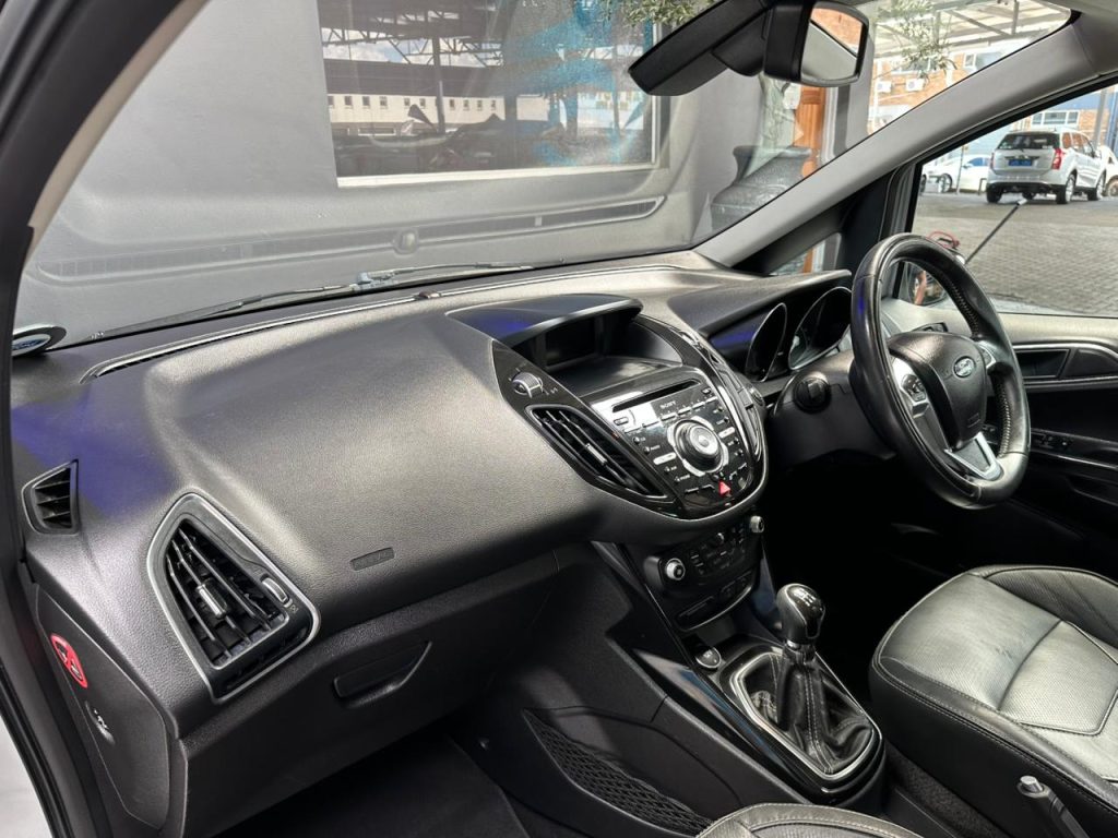 2016 Ford 1.0T Titanium