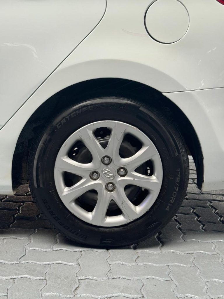 2013 Hyundai Sedan 1.6 Fluid