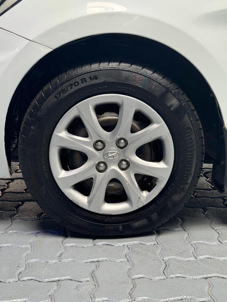 2013 Hyundai Sedan 1.6 Fluid