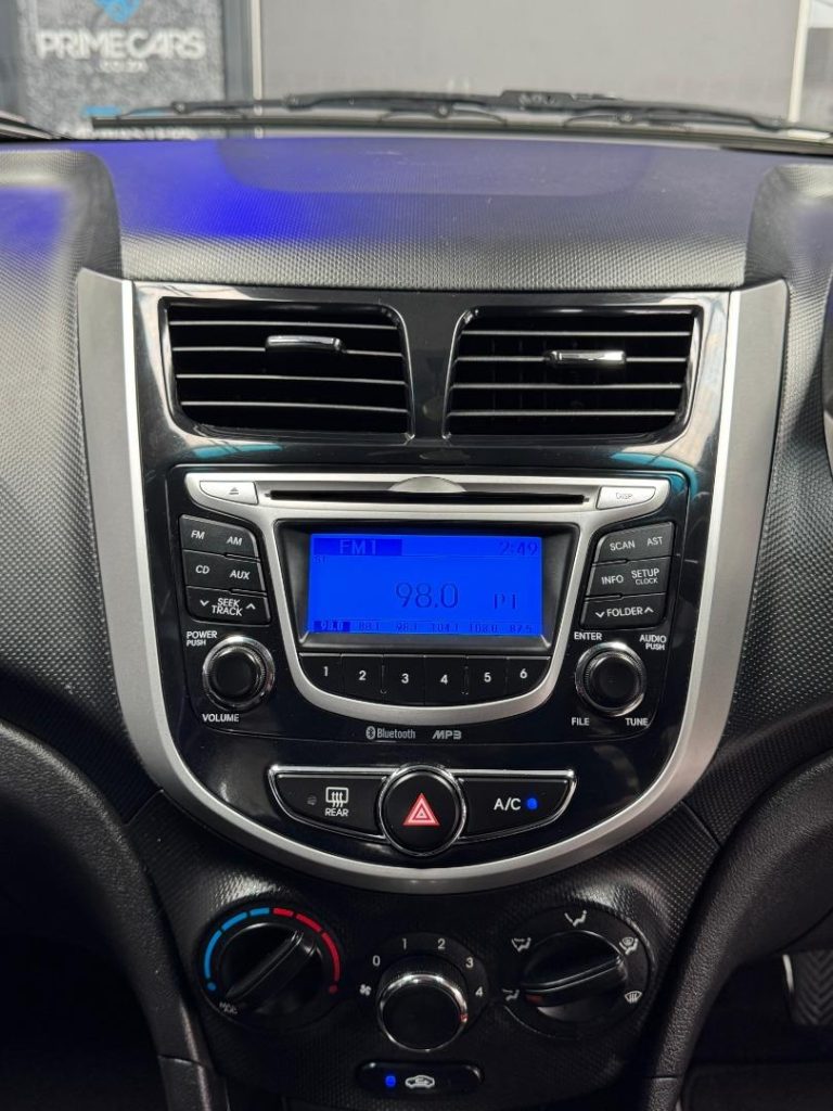 2013 Hyundai Sedan 1.6 Fluid