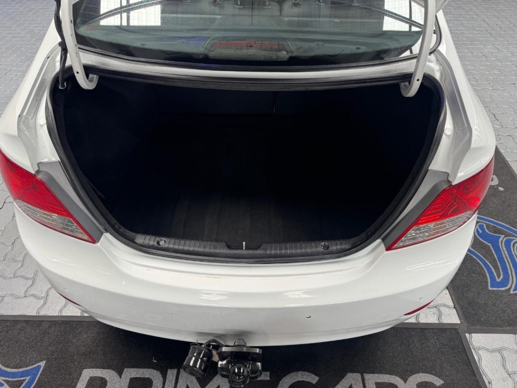 2013 Hyundai Sedan 1.6 Fluid