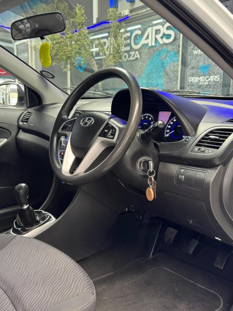 2013 Hyundai Sedan 1.6 Fluid