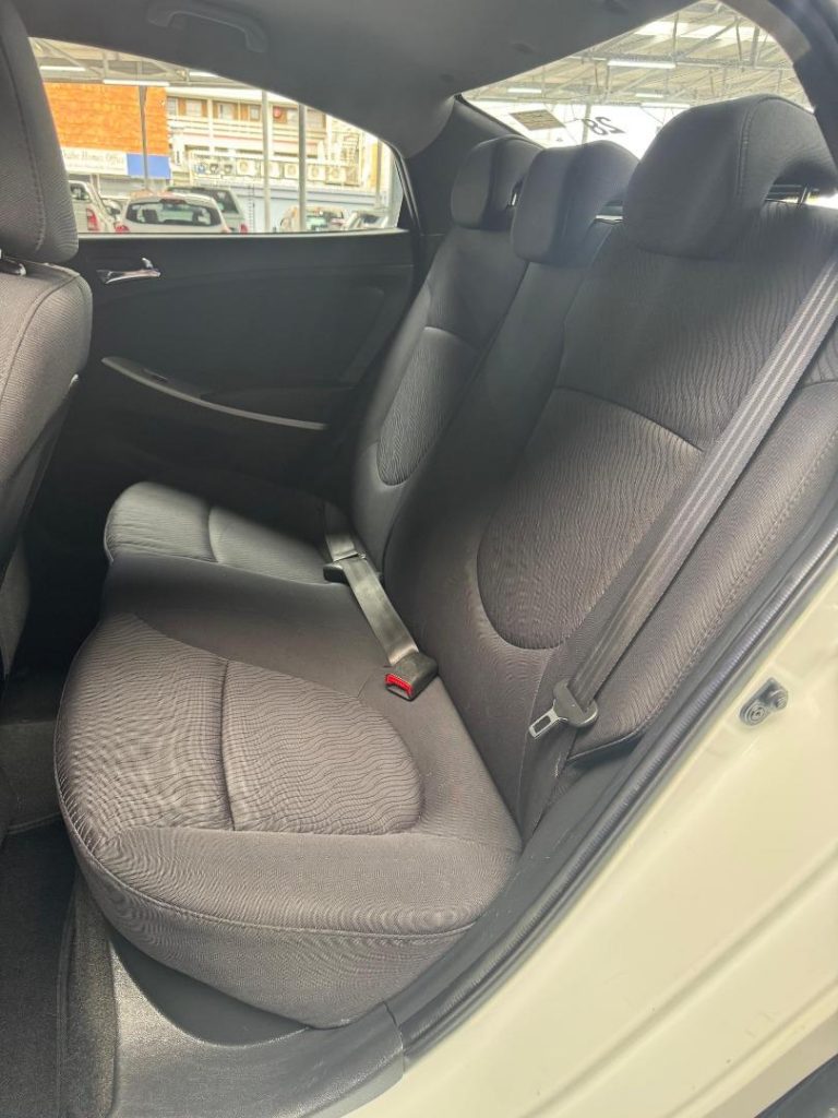 2013 Hyundai Sedan 1.6 Fluid