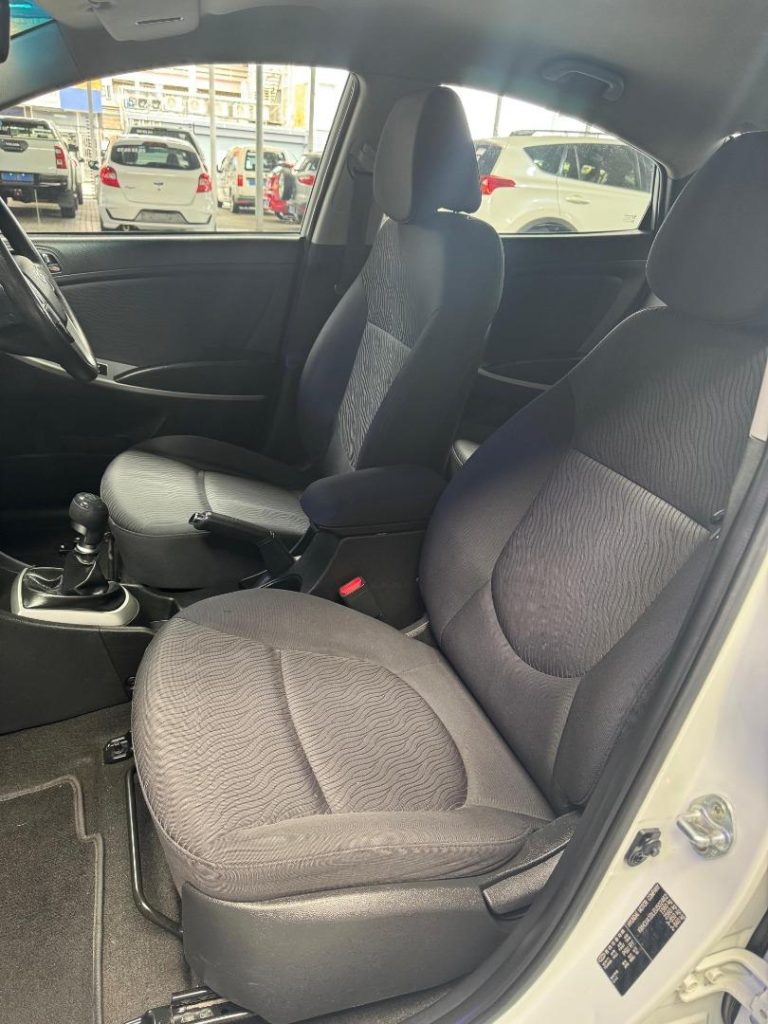 2013 Hyundai Sedan 1.6 Fluid