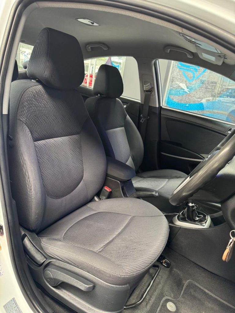 2013 Hyundai Sedan 1.6 Fluid