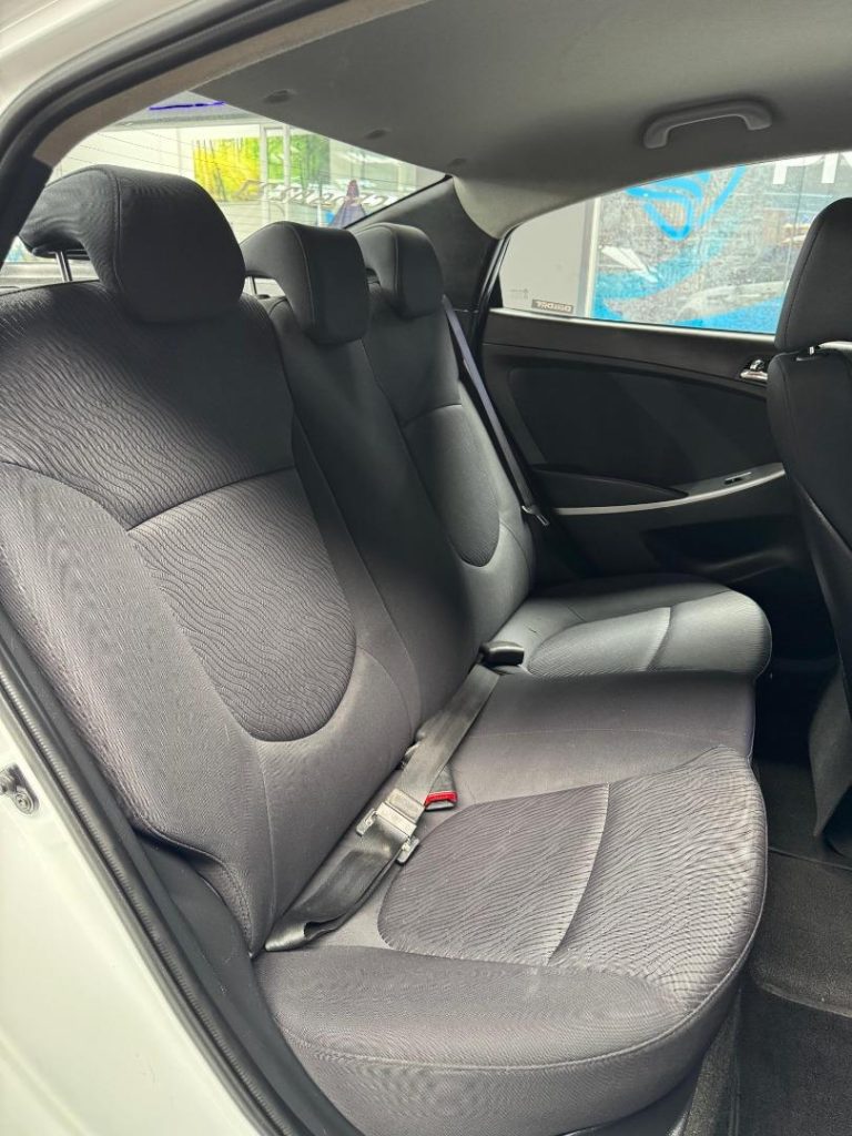 2013 Hyundai Sedan 1.6 Fluid