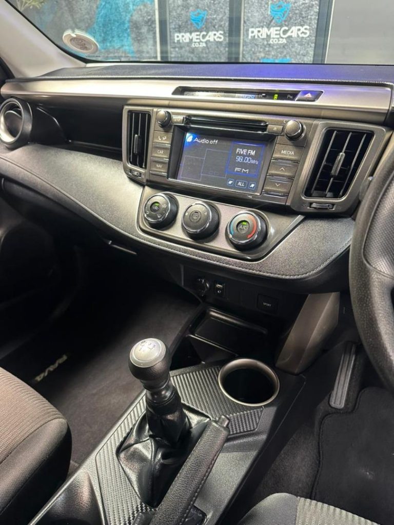 2013 Toyota 2.2D-4D GX