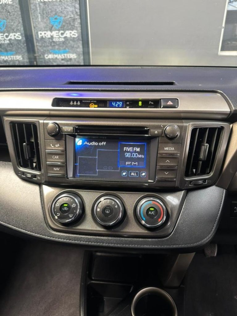 2013 Toyota 2.2D-4D GX