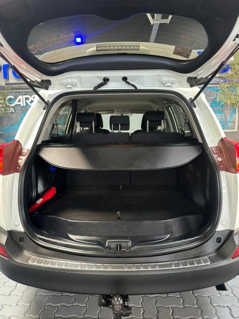 2013 Toyota 2.2D-4D GX