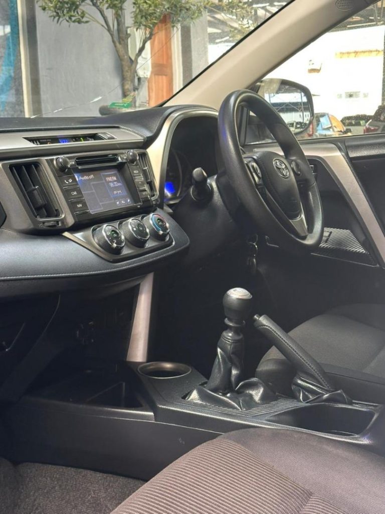 2013 Toyota 2.2D-4D GX