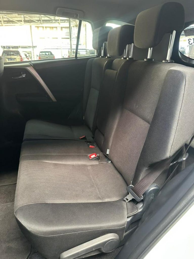 2013 Toyota 2.2D-4D GX