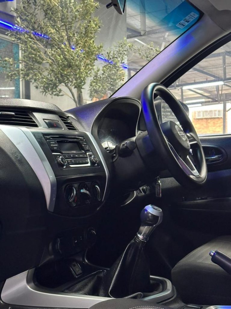 2022 Nissan 2.5DDTi SE 4x4