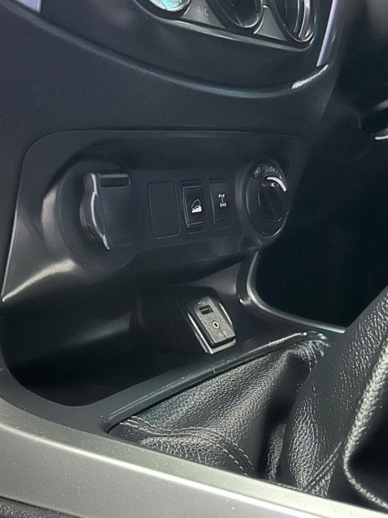 2022 Nissan 2.5DDTi SE 4x4