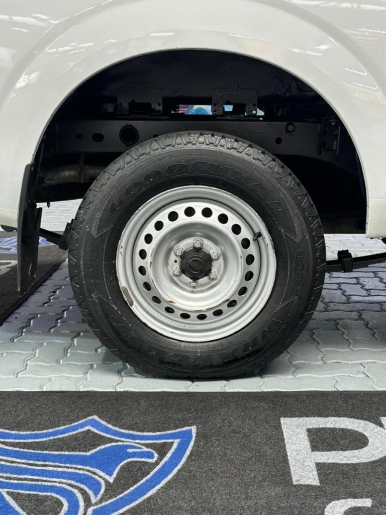 2022 Nissan 2.5DDTi SE 4x4