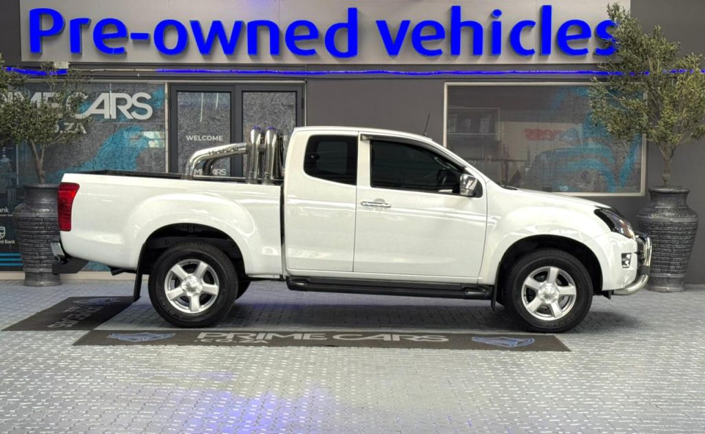 2015 Isuzu 300D-Teq Extended Cab LX Auto