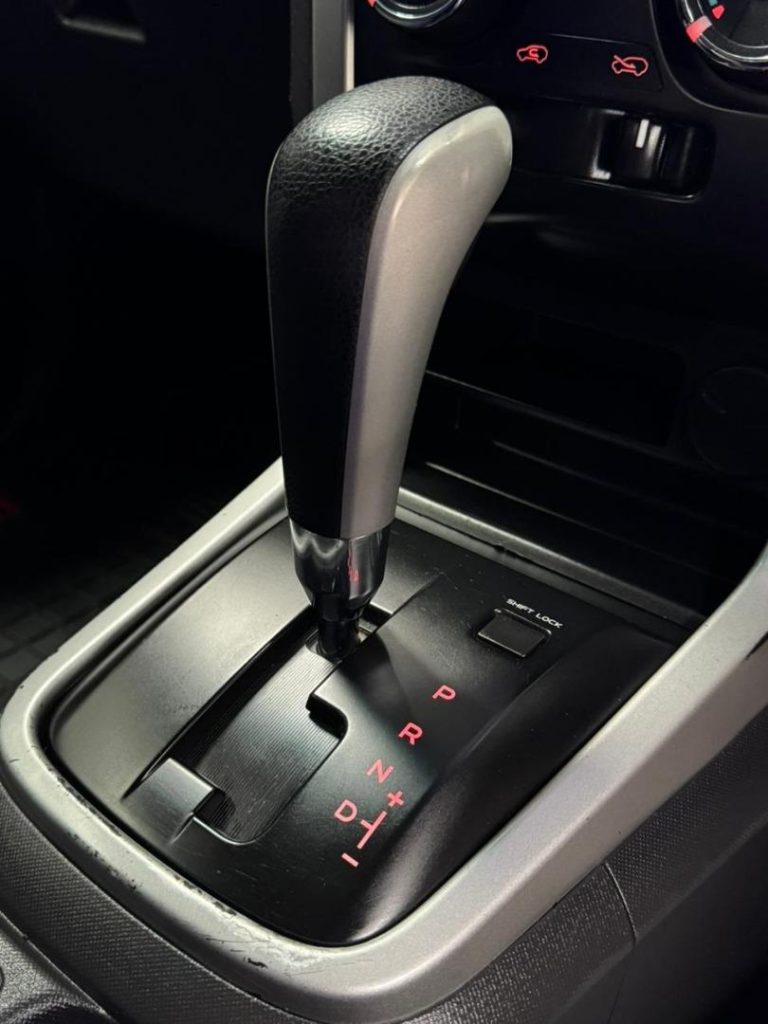 2015 Isuzu 300D-Teq Extended Cab LX Auto