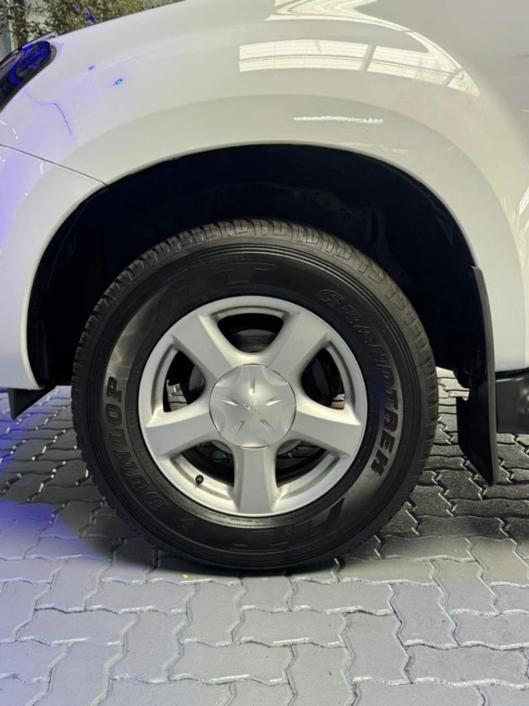 2015 Isuzu 300D-Teq Extended Cab LX Auto