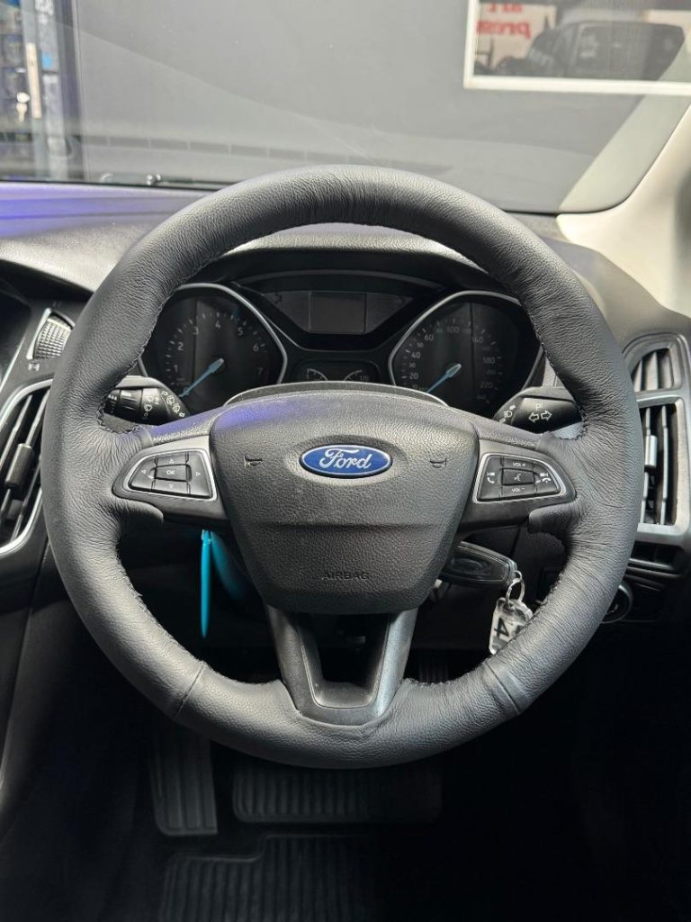 2015 Ford Sedan 1.0T Ambiente