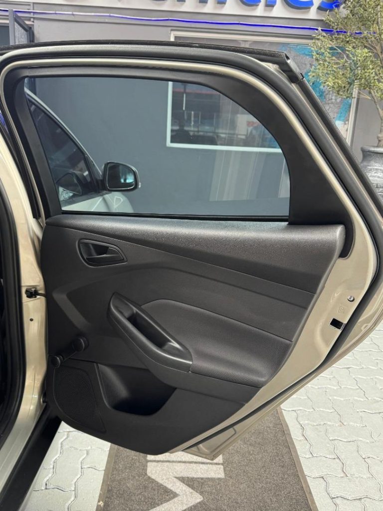 2015 Ford Sedan 1.0T Ambiente