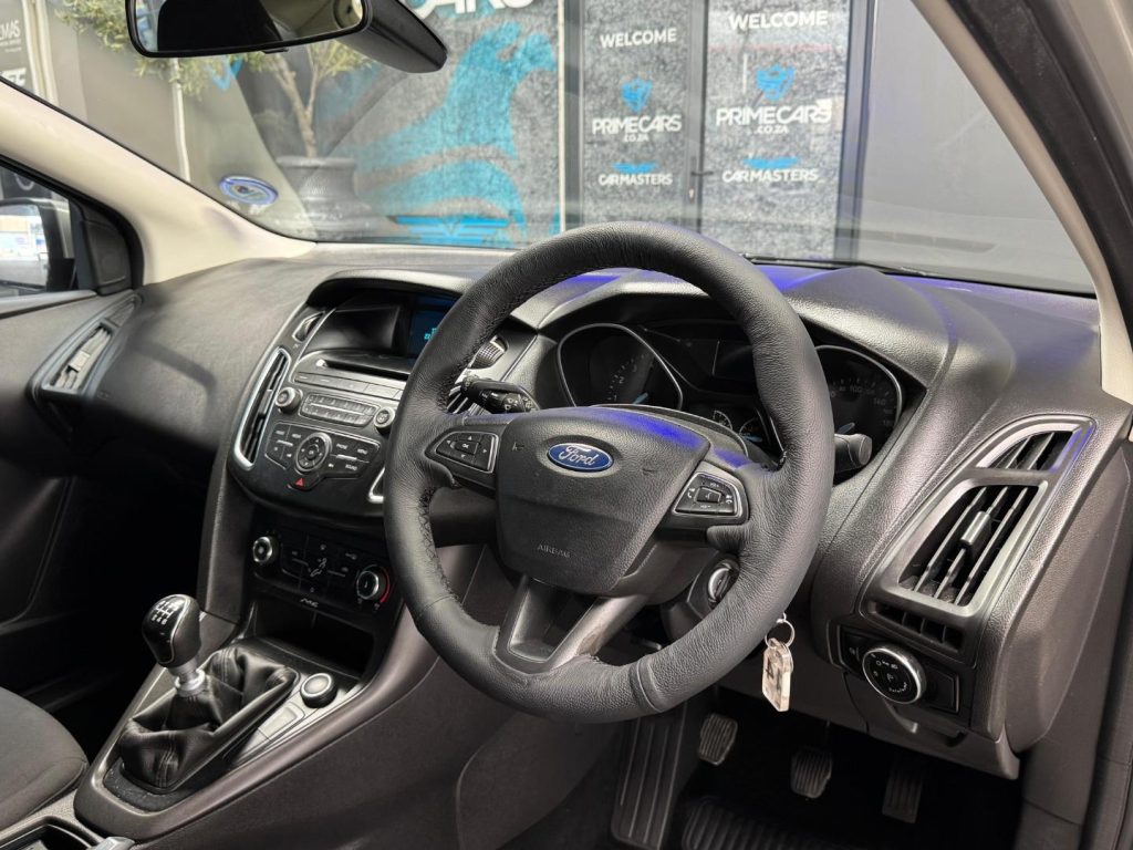 2015 Ford Sedan 1.0T Ambiente