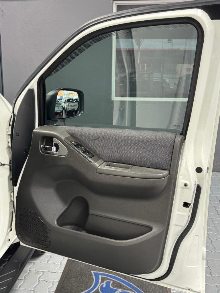 2014 Nissan 2.5dCi Double Cab LE