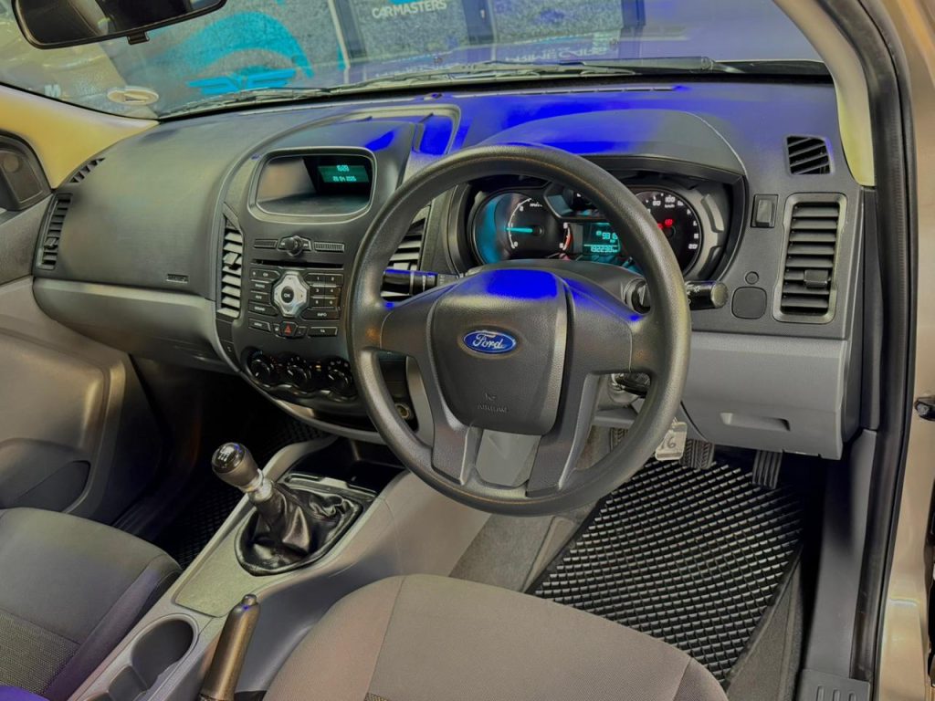 2015 Ford 2.2TDCi Double Cab Hi-Rider XL
