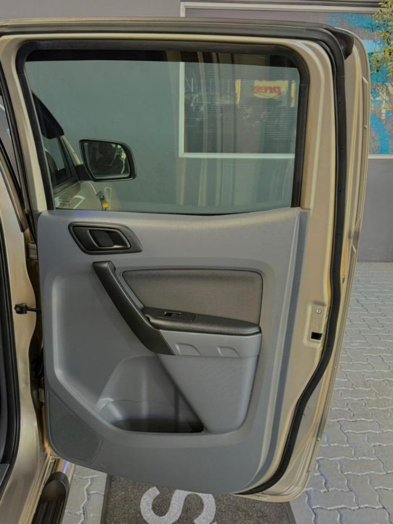 2015 Ford 2.2TDCi Double Cab Hi-Rider XL