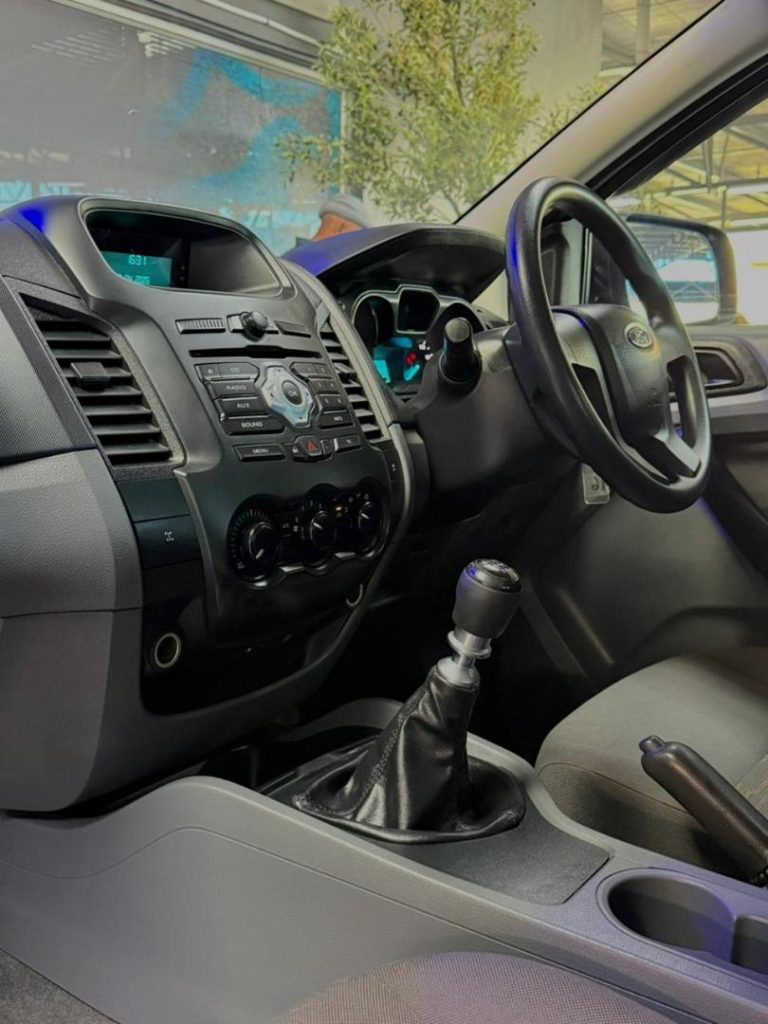 2015 Ford 2.2TDCi Double Cab Hi-Rider XL