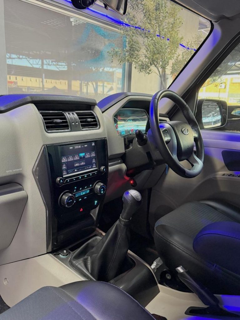 2022 Mahindra 2.2TD S11