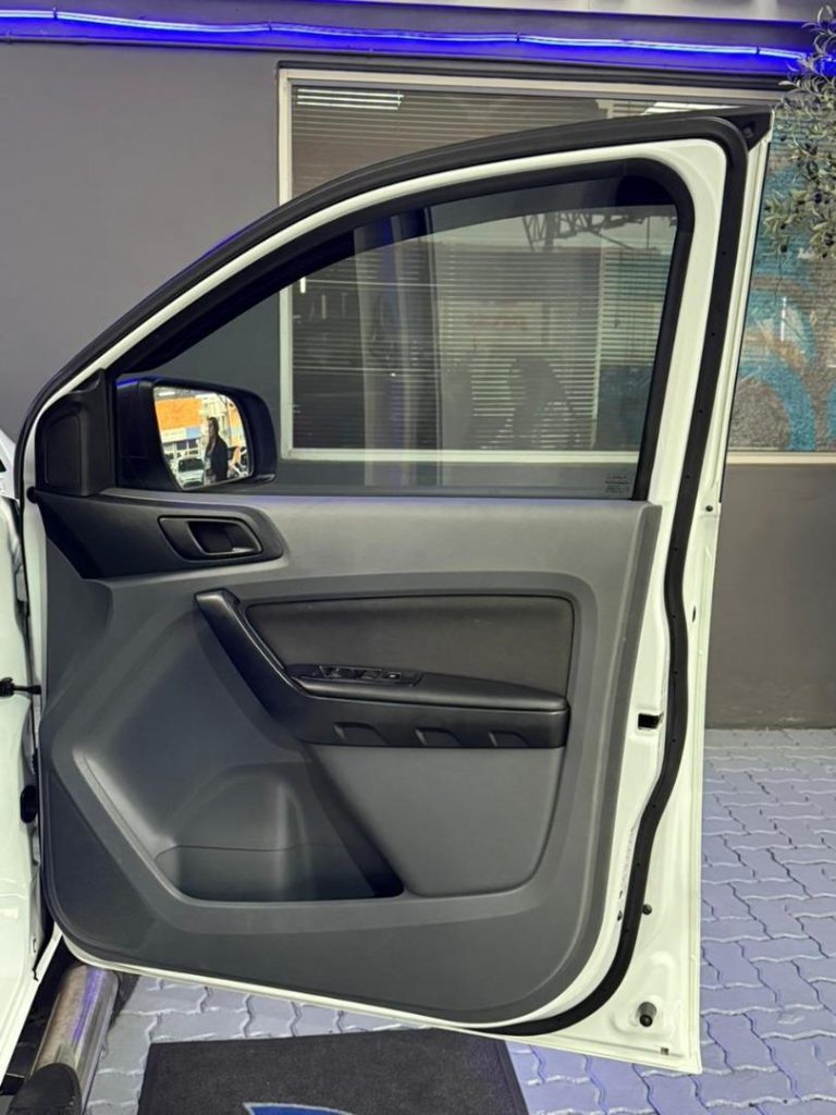 2015 Ford 2.2TDCi Double Cab Hi-Rider XL