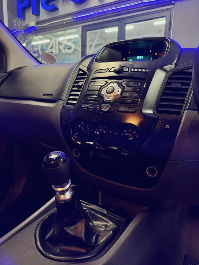 2015 Ford 2.2TDCi Double Cab Hi-Rider XL