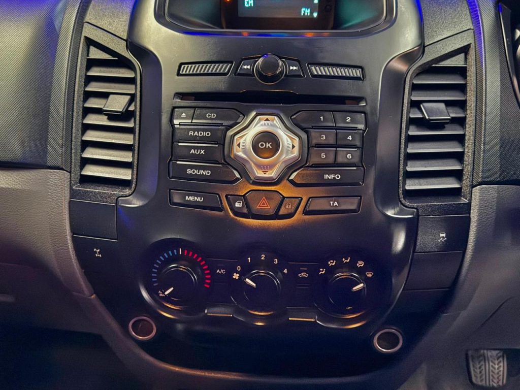2015 Ford 2.2TDCi Double Cab Hi-Rider XL