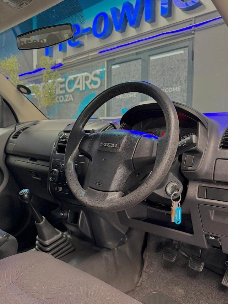 2023 Isuzu 250C Single Cab Fleetside