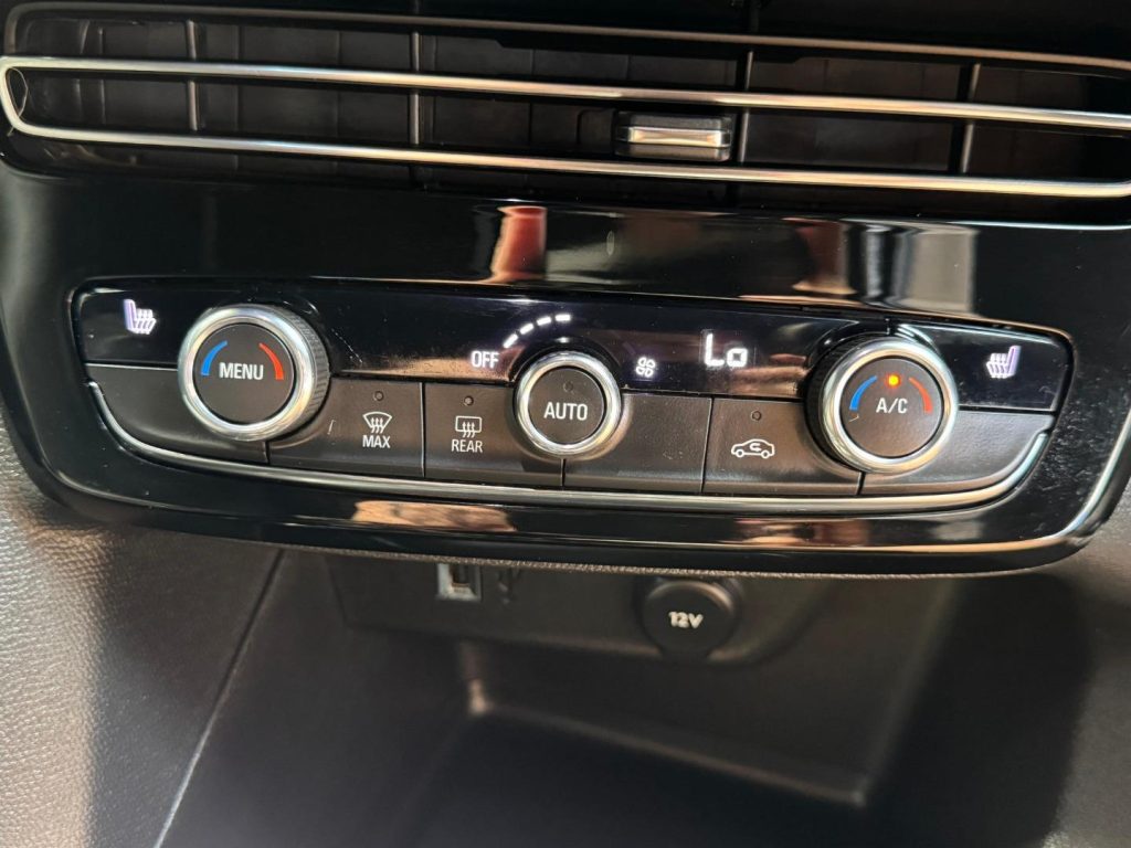2023 Opel 1.2T GS Line