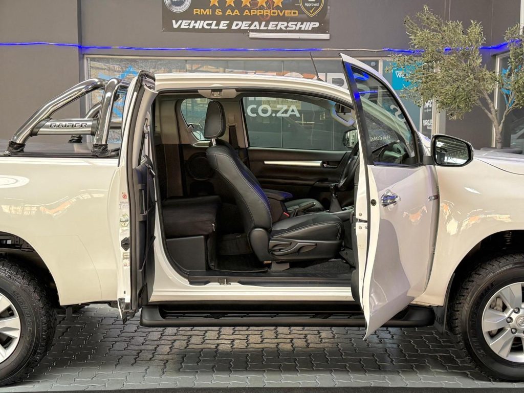 2017 Toyota 2.8GD-6 Xtra cab 4x4 Raider