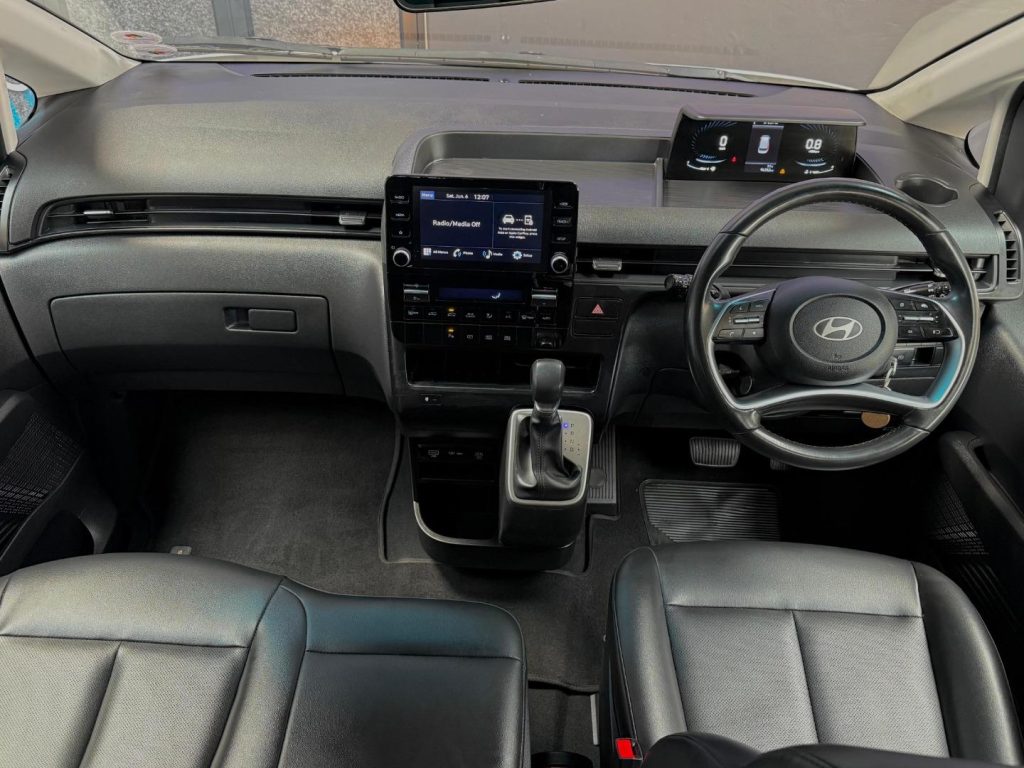 2024 Hyundai 2.2D Executive 9-seater