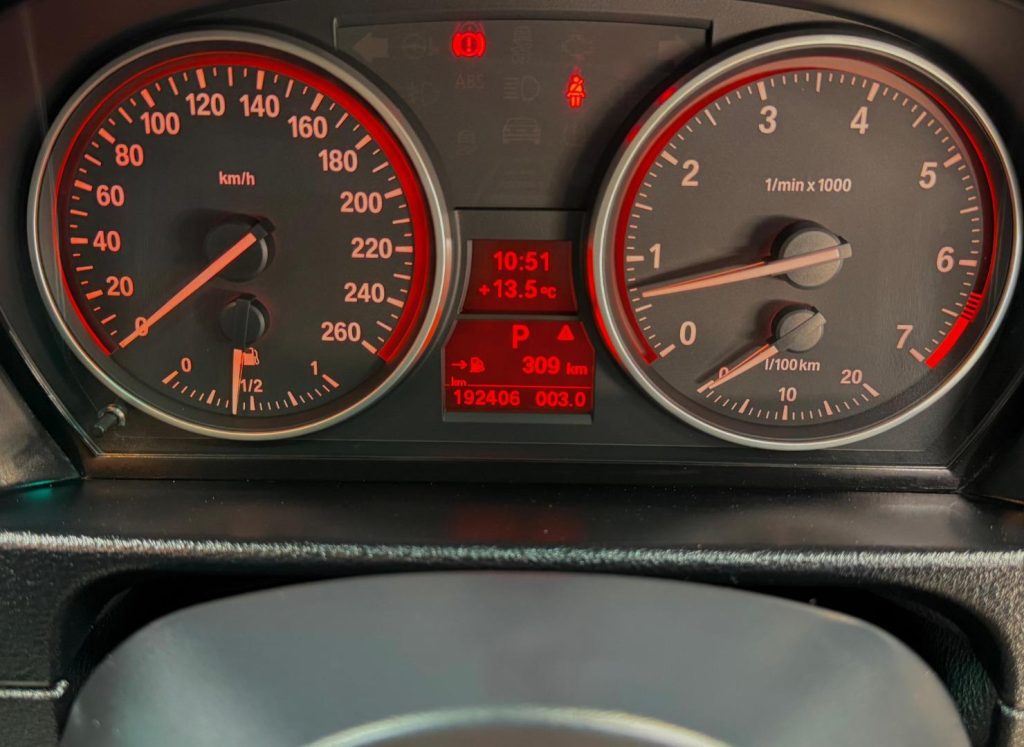 2012 BMW sDrive20i Auto