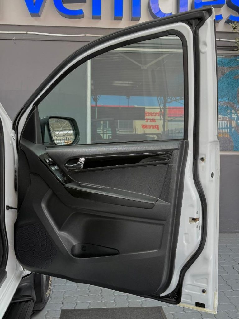 2020 Isuzu 300 3.0TD Extended Cab LX Auto
