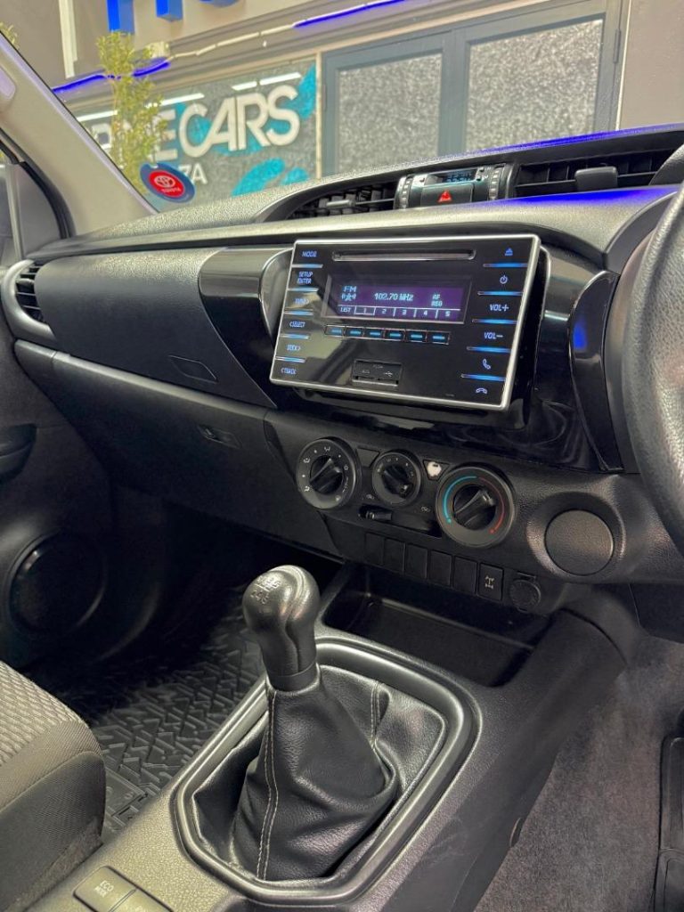 2016 Toyota 2.4GD-6 Xtra cab SRX