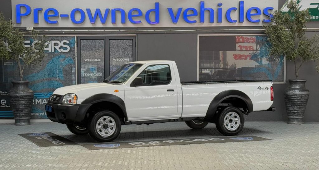 2014 Nissan 2.4 4x4 Mid