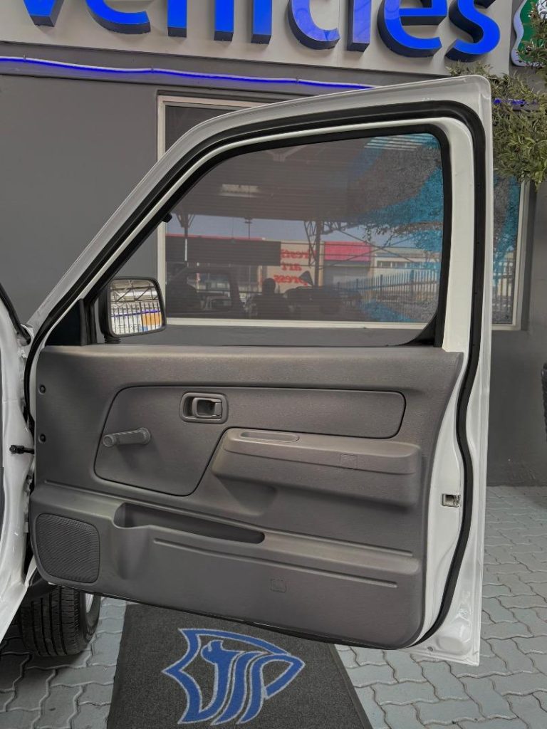 2014 Nissan 2.4 4x4 Mid